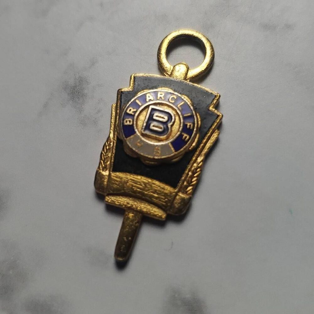 Vintage Briarcliff Highschool Kay Jewelers Pendent